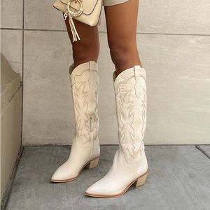 Dolce Vita Shiren Boots - Sand Nubuck
